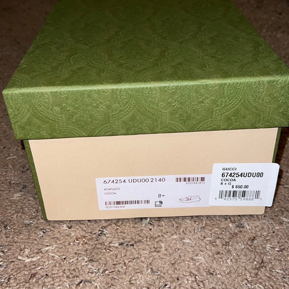 Completely brand new and authentic Gucci loafers color brown size: 042 or 8 1/2. - Picture 2 of 8